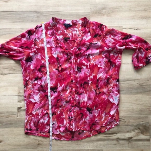 Reitmans Pink and Red Floral Blouse - Picture 6 of 7